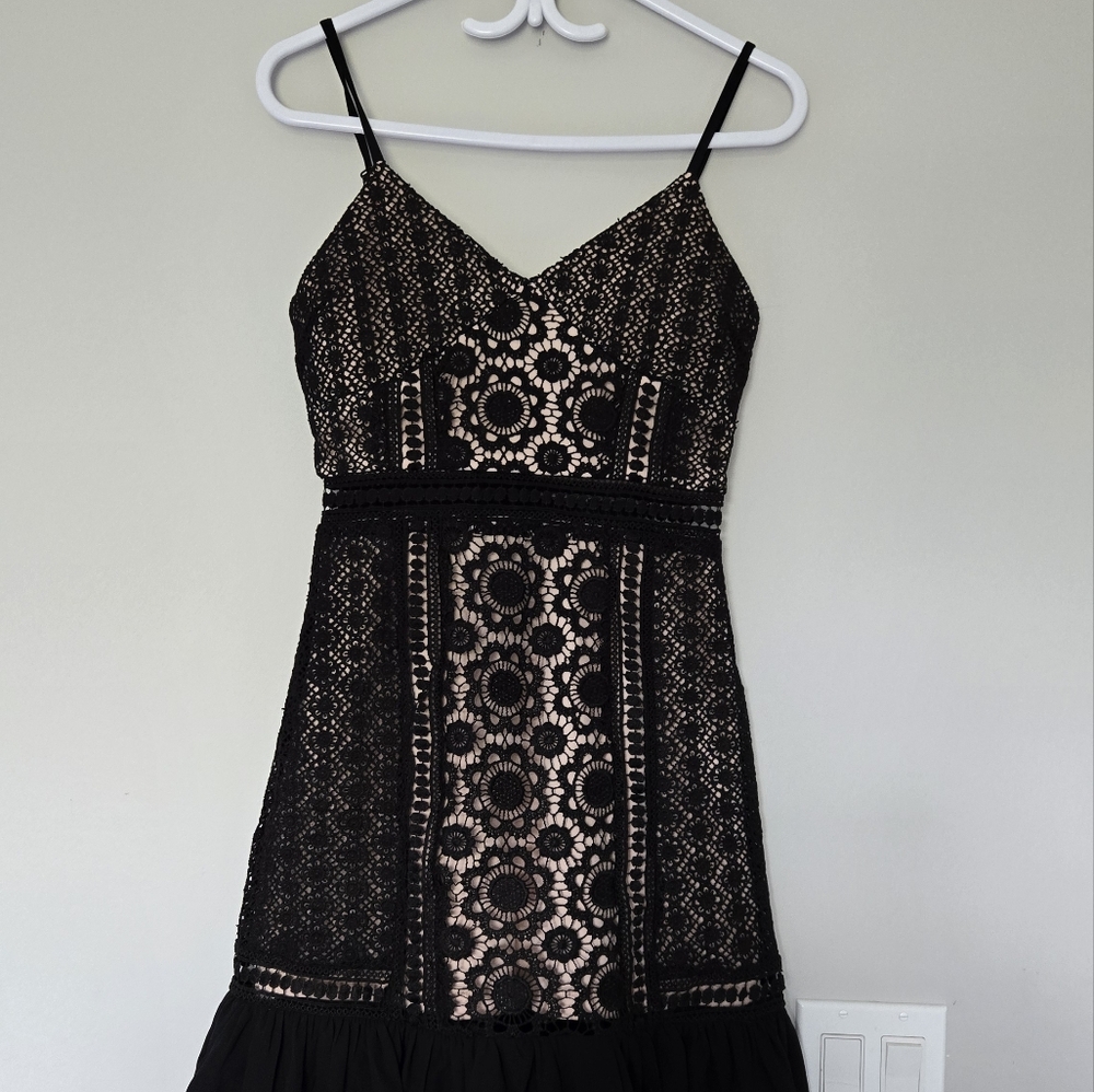 Black Floral Lace Cocktail Dress With Peek-a-boo Waist. Like NEW